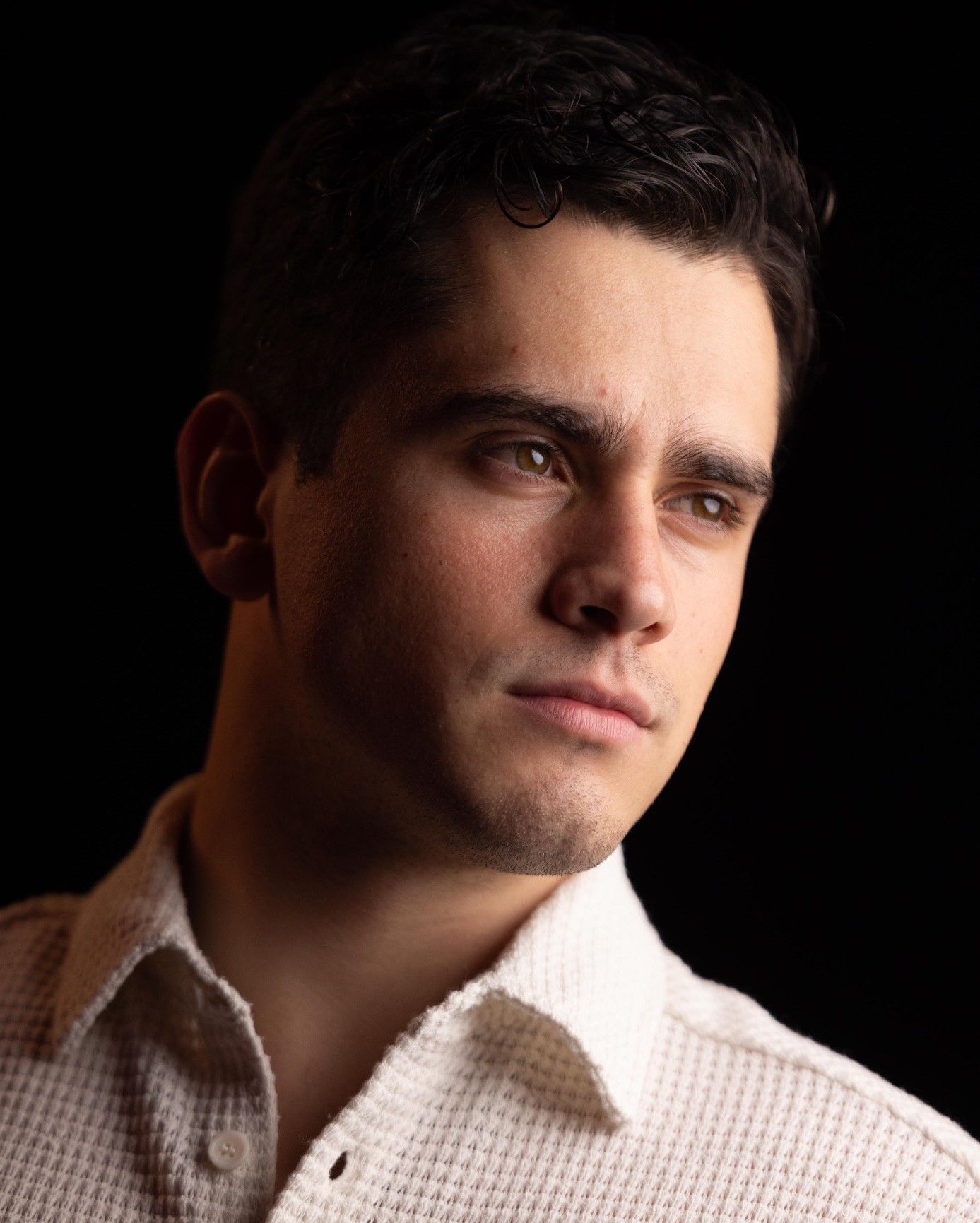 Nico Rioux EL MULTIPREMIADO NICO RUIZ – Revista Victoria Íconos de Éxito